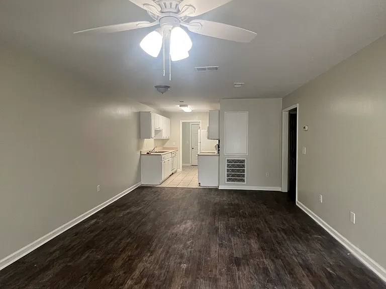 1605 Plantation Rd #1 — Photo 3