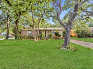 6324 Woodbine Dr, Fort Worth, TX 76112