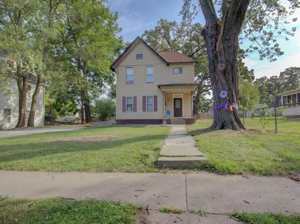 SL POS929, 929 E 15th St #1/2, Davenport, IA 52803