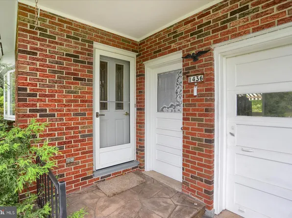 1436 Harris St, State College, PA 16803