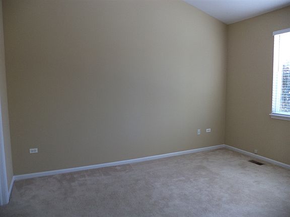 5th image of 410 N Carlisle Ct