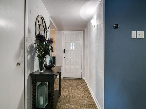 5th image of 10816 Middle Knoll Dr