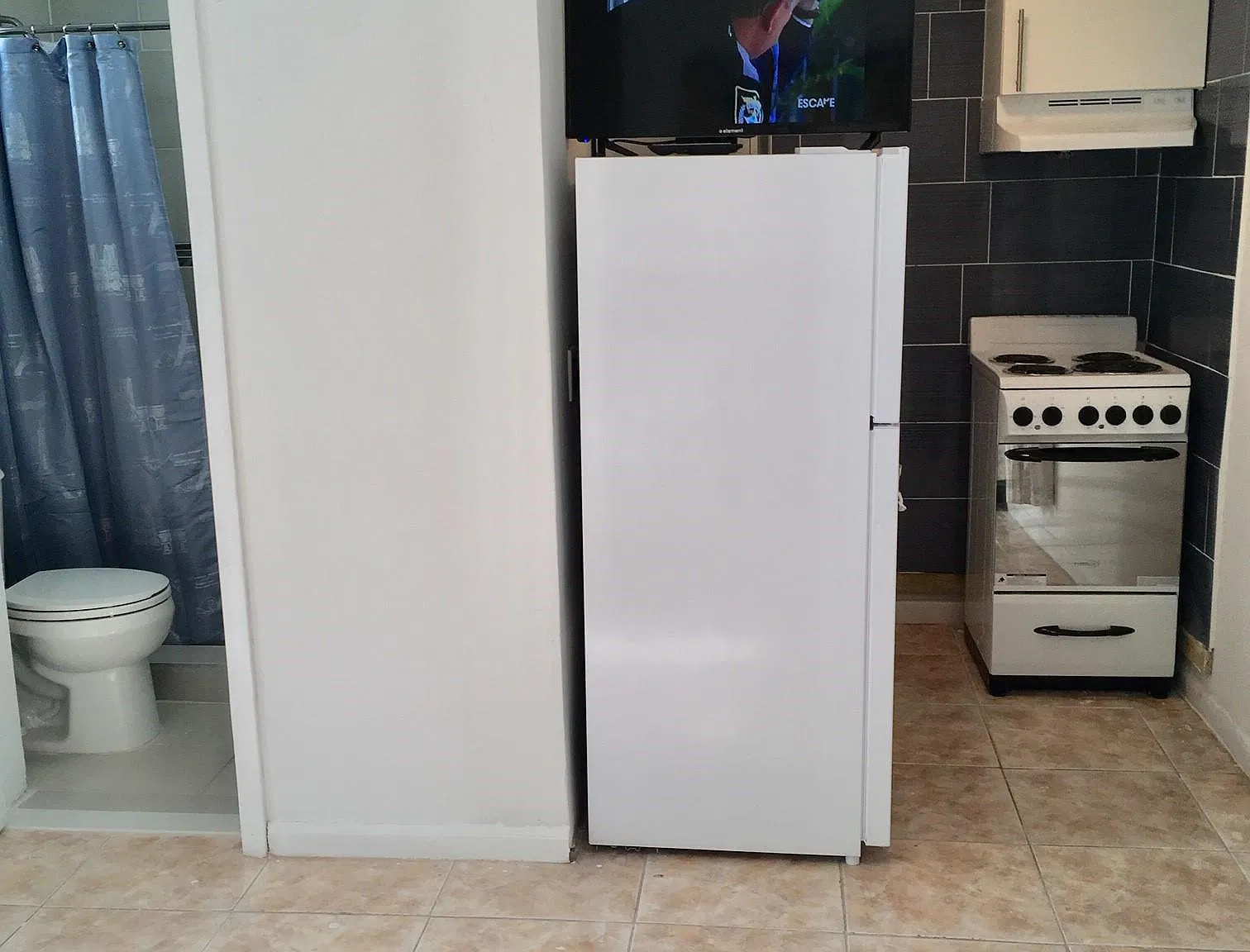 Studio, 350 sqft, $900 — Photo 4