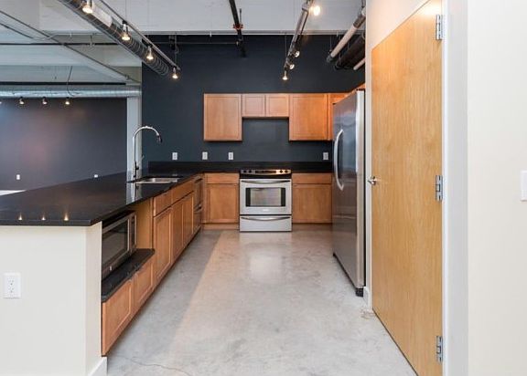 3rd image of 120 SW 5th St Unit 704