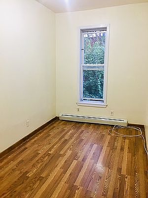 4th image of 700 Chauncey St #2