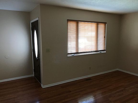 2nd image of 441 Mary Ave