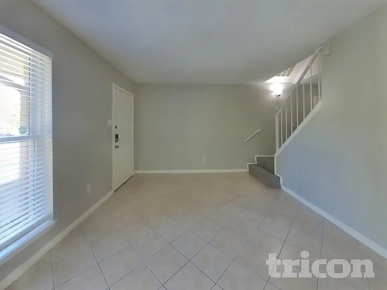 7519 Lobera Dr — Photo 3