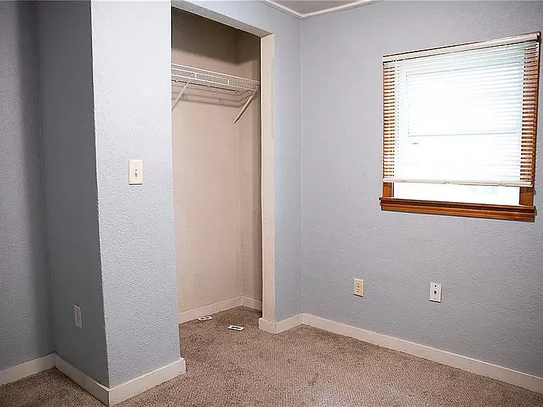 917 Lakeside Ave — Photo 5