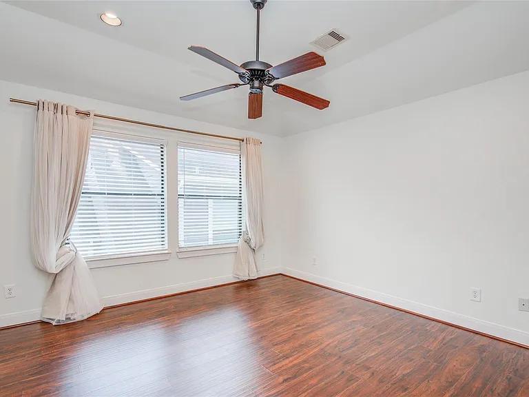 2414 Charleston St #B — Photo 33