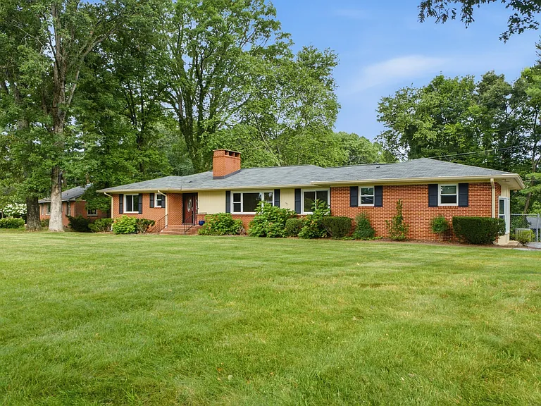 205 S Palisades Dr — Photo 6