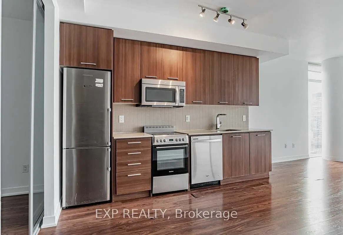 2 bed, $3,200 — Photo 3