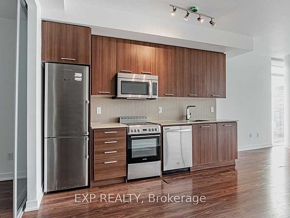 3rd image of 105 George St #1311