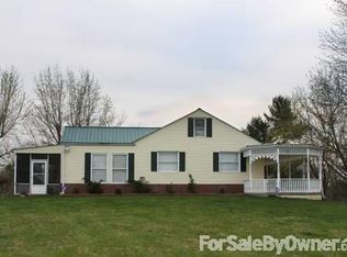 131 Rr 1, Red House, WV 25168