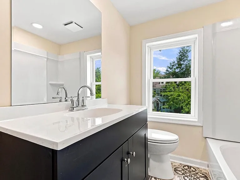 28 E Main St #1 — Photo 6