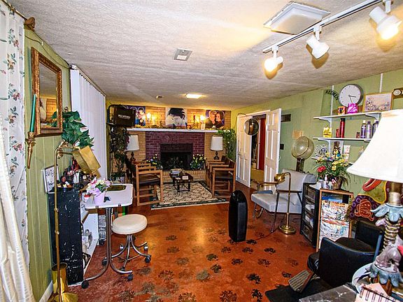 4th image of 803 W Everly Brothers Blvd