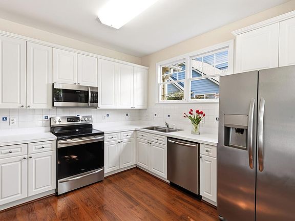 5th image of 11021 Southwalk Ln