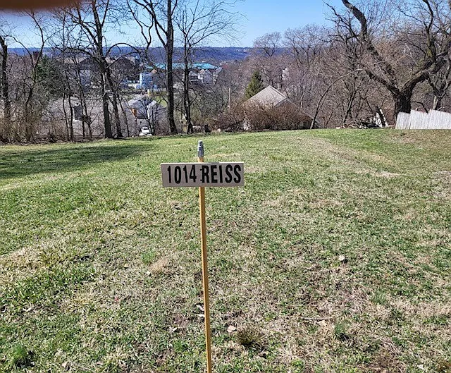 1014 Reiss St photo 1
