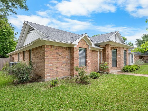 2nd image of 1208 Dendron Dr