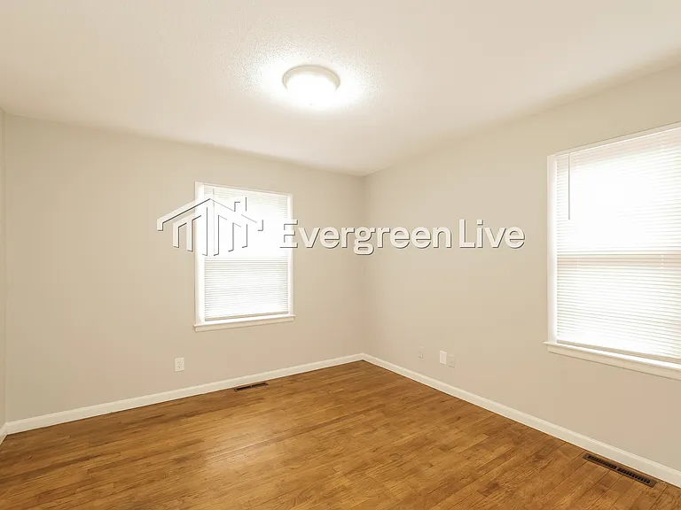 9408 Richmond Ave — Photo 12
