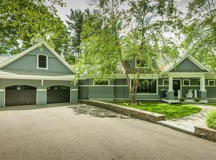 83 Old County Rd, Cape Neddick, ME 03902