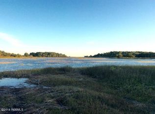 359 Coosaw River Dr, Beaufort, SC 29907