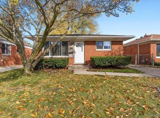 16212 May Ave, Allen Park, MI 48101