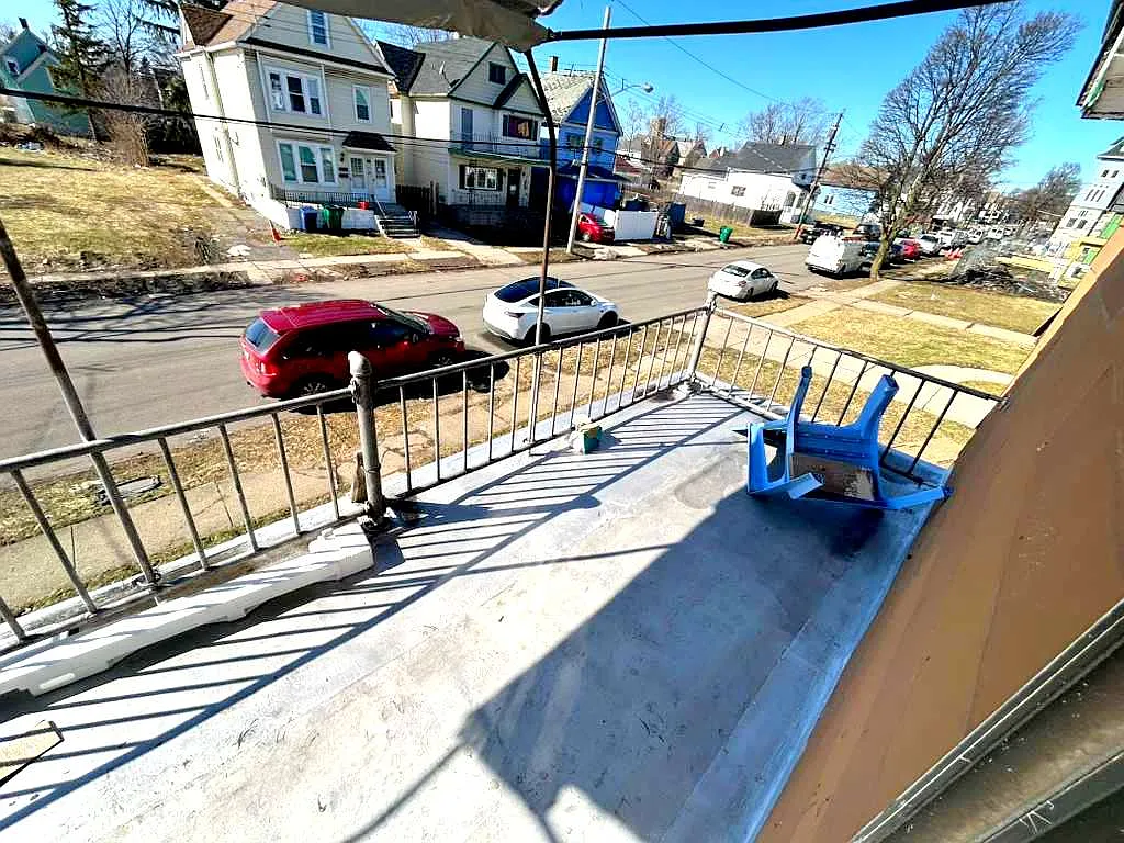 2 bed, 700 sqft, $800 — Photo 3