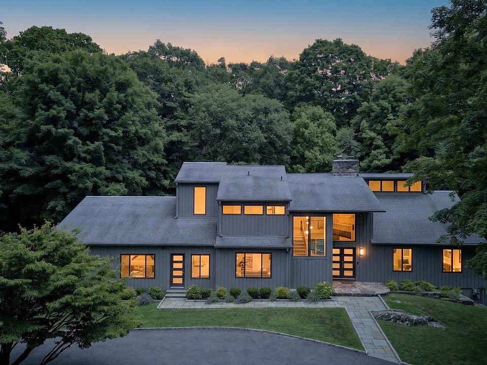 1st image of 230 E Middle Patent Road