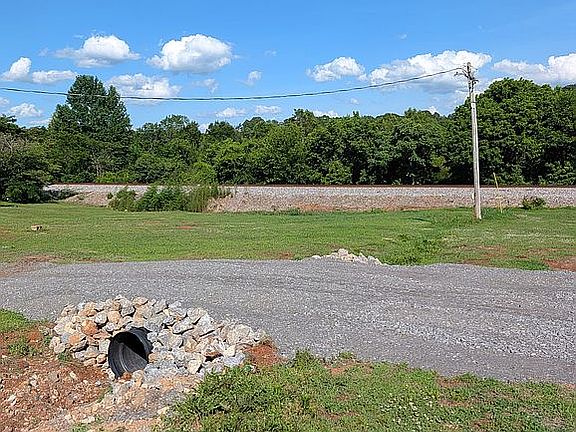 2nd image of 182 County Road 158