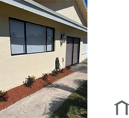 3 bed, 1288 sqft, $3,033 — Photo 3
