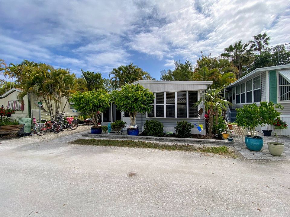 1st image of 1119 Periwinkle Way #138