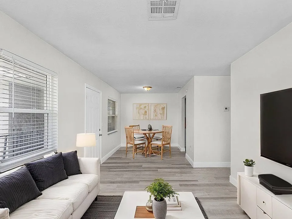 Paradise Palms Portfolio LLC