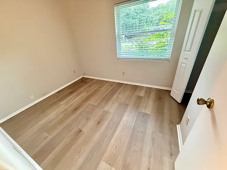 1841 Linden Rd — Photo 36