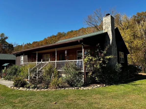 199 Padgett Mill Rd, Cosby, TN 37722