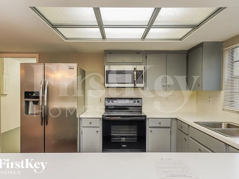 1024 Redbud Cir — Photo 5