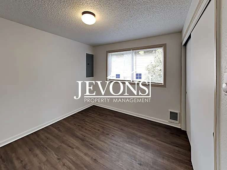 2416 S I St — Photo 12