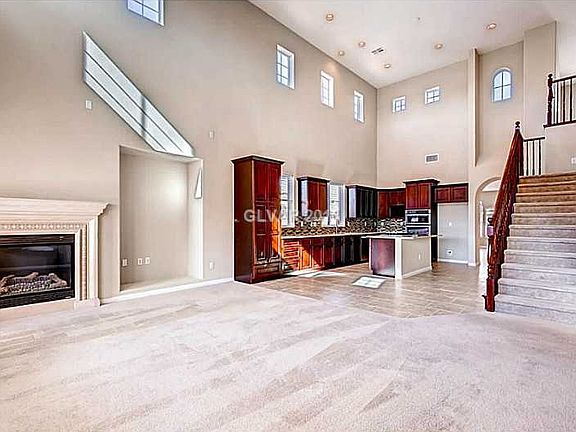 5th image of 11757 Bradford Commons Dr