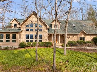 5584 Spring Rd, Hendersonville, NC 28739