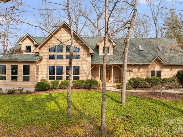 5584 Spring Rd, Hendersonville, NC 28739