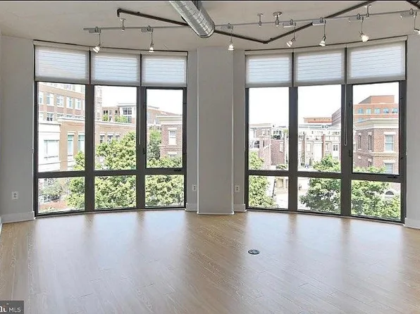520 John Carlyle St Unit 315, Alexandria, VA 22314