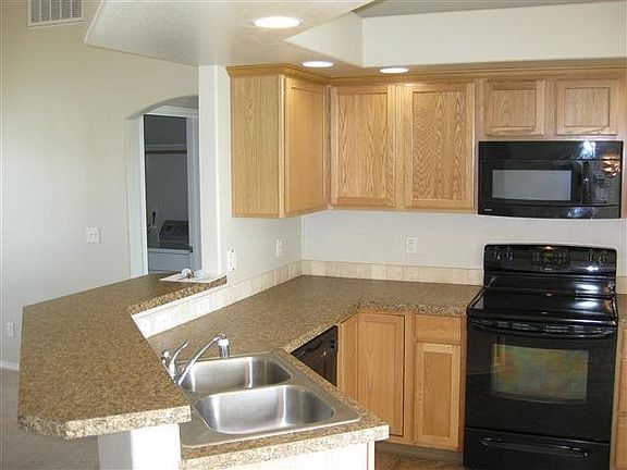 2nd image of 3720 S Palm Springs St