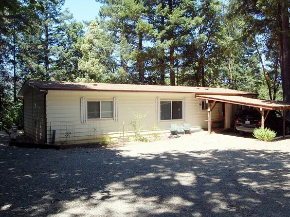 350 Hamilton Ave, Cave Junction, OR 97523
