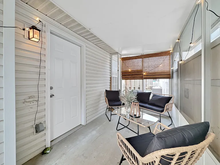 4700 Royal Prince Way — Photo 25