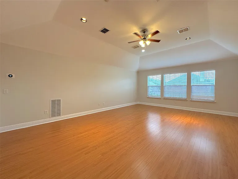 1579 Poets Way — Photo 10