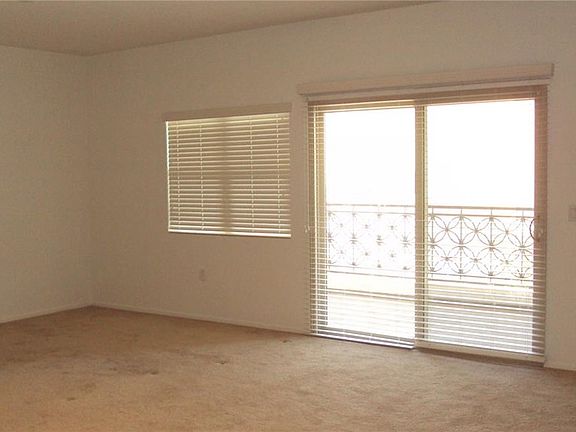 3rd image of 401 S Anaheim Blvd Unit 4
