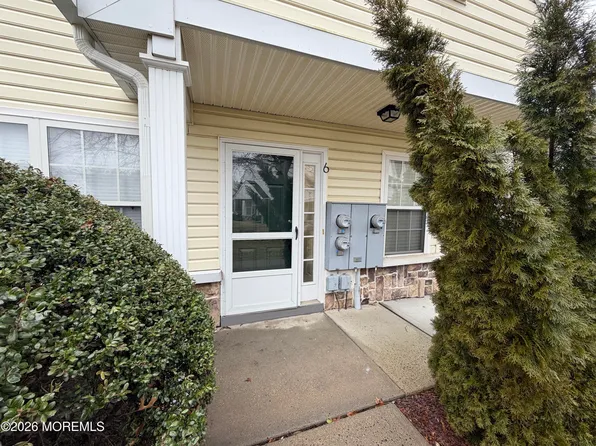 6 Nashville Ct, Tinton Falls, NJ 07712