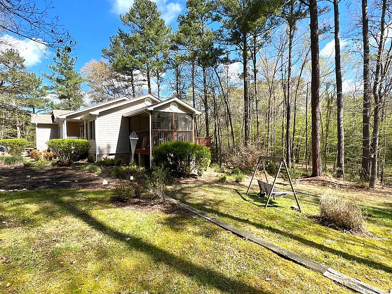 818 Country Club Dr — Photo 3