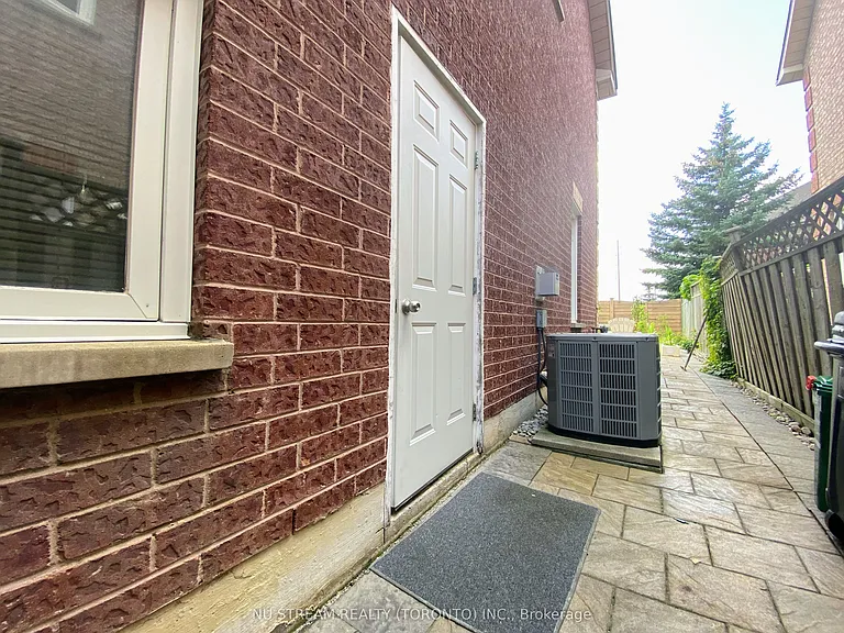 82 Fresno Ct #BASEMENT — Photo 10