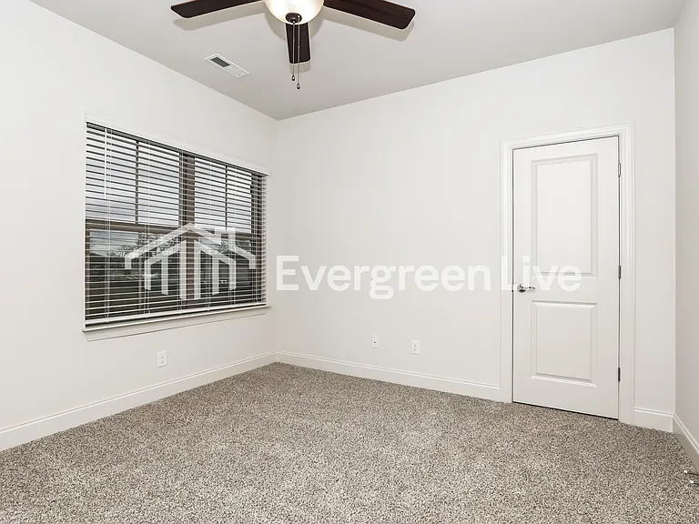 730 Elkins Dr — Photo 11
