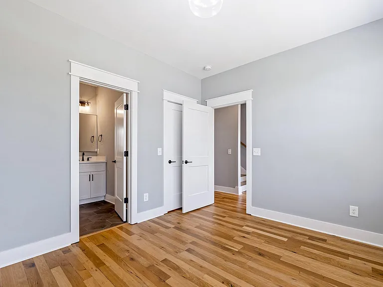 530 Edwin St #10 — Photo 4